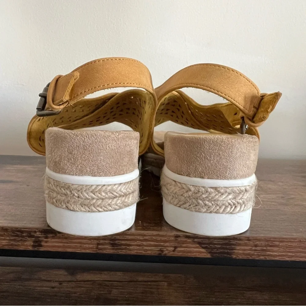 Bella Vita Cosette yellow‎ suede cut out peep toe wedge heel sandal women's 7.5